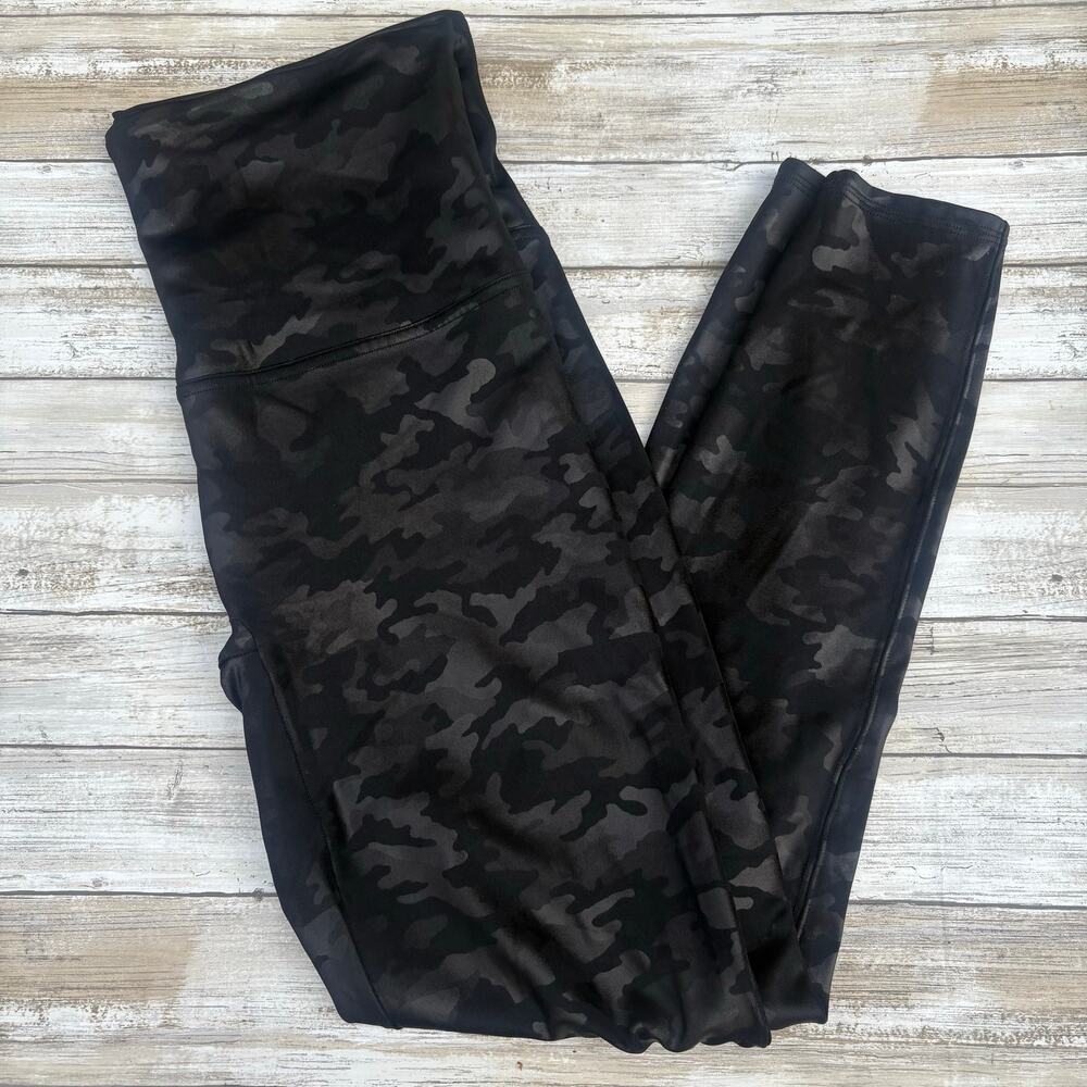 Spanx Leggings Sz 1X Faux Leather Camo Athletic Pants Black Stretch High Waist‎